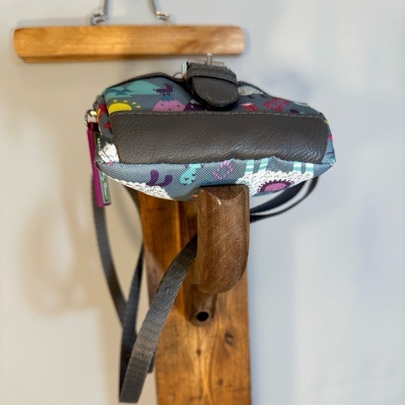 Lily Bloom Gay Crossbody Purse Llame Themed Zipper Strap Travel Eco Pockets S - Picture 10 of 16
